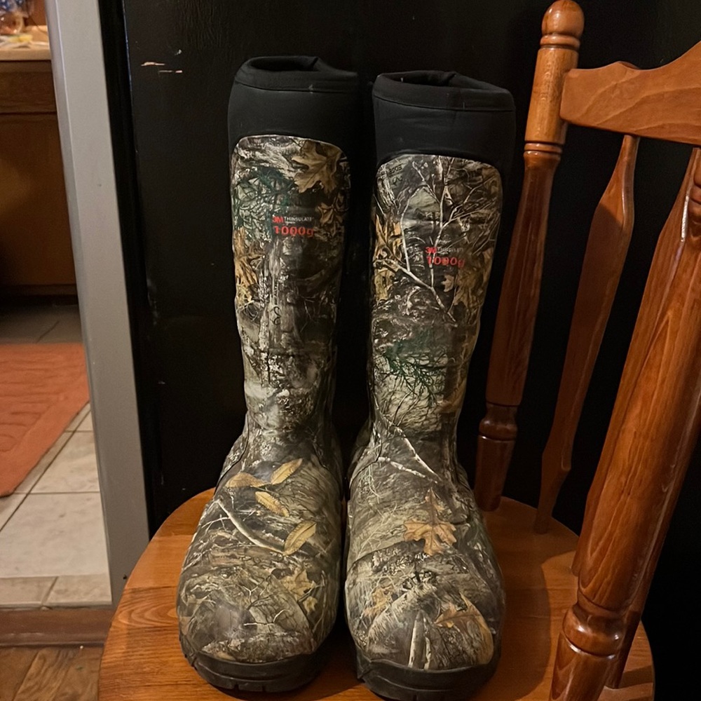Real tree edge boots. EUC size 9